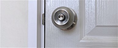 Drámain egyszerű a becsapódott ajtó kinyitása, egy lakatosmester árulta el a titkot