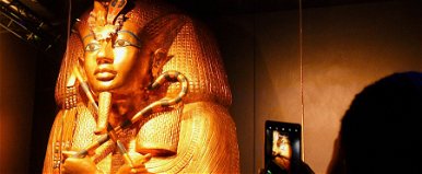 Rendkívüli fotó került elő az egyiptomi múmia mellől, csak néhányan láthatták eddig a világon